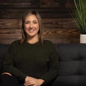 Meet your Posher, Stacy